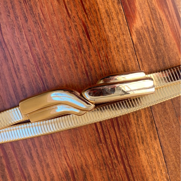 Vintage 1980s Gold Accessorcraft NYC snake stretch skinny belt XS/S - Picture 2 of 4